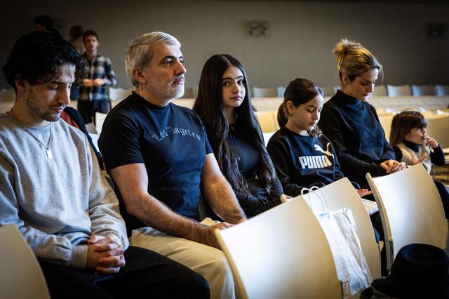 Kerkklokken van De Ark in Dronten luiden voor ’gewortelde kinderen’