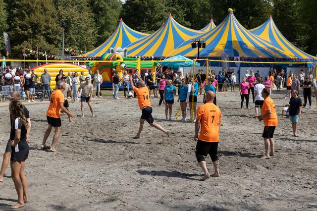 Festival en Beachvolleybal zetten Swifterbant drie dagen op stelten