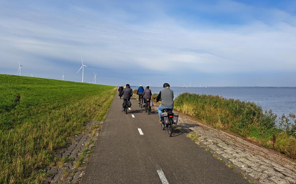 In de middag staat een begeleide groepsfietstocht op het programma.