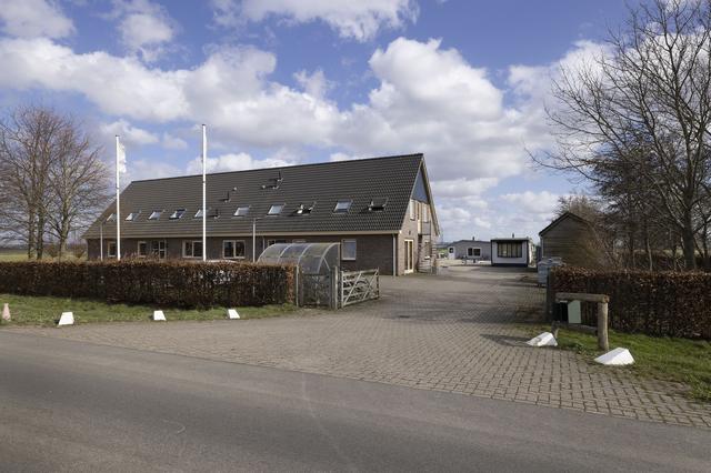 Gemeente Dronten heeft geen zicht op 50 arbeidsmigranten na sluiting huisvesting Roodbeenweg