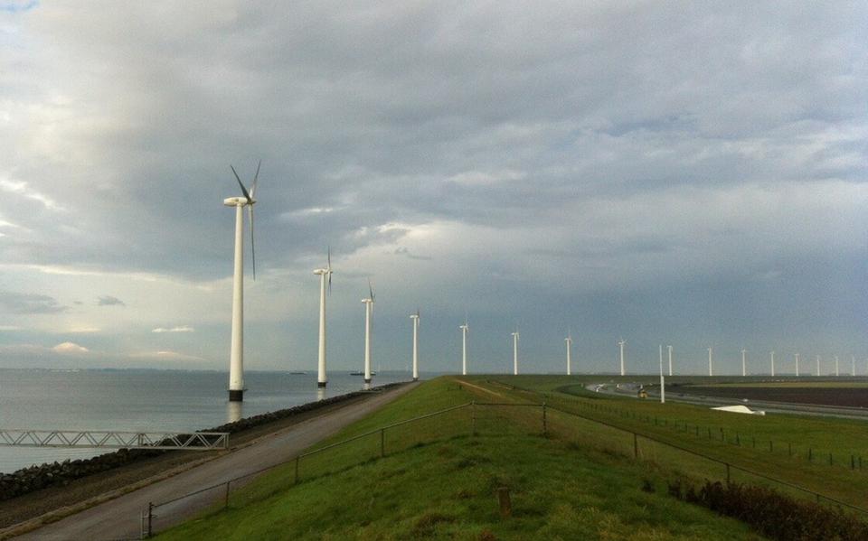 De 28 windmolens van het huidige windpark 'Irene Vorrink' van Vattenfall worden vervangen door 24 moderne, krachtige turbines.