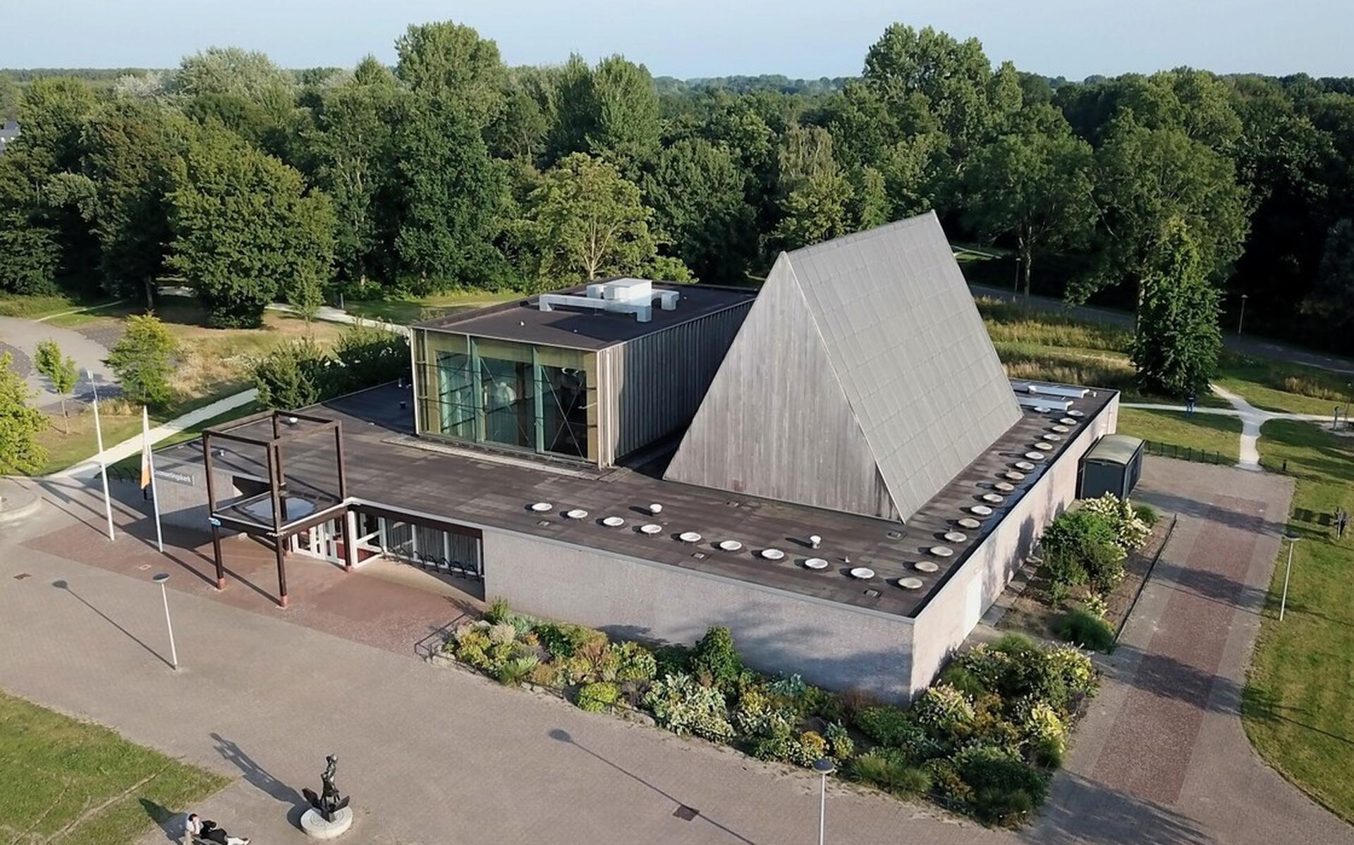 Trouw-journalist Stevo Akkerman Geeft Lezing In Ontmoetingskerk In ...