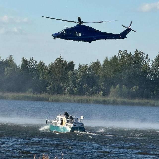 Verdachten van bootdiefstal aangehouden na spectaculaire achtervolging op Vossemeer