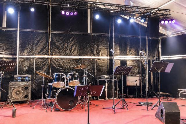Stichting Poldermuziek & Common Ground: van dorpsfestival naar theaterpodium