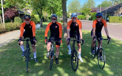 Gerben de Boer, Henkjan Kamphuis, Koen Klaasse Bos en Marcel Strating gaan 530 kilometer fietsen. 
