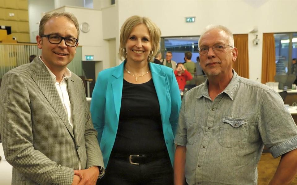 Drie van de vijf kandidaat-wethouders. Van links naar rechts: Dennis Grimbergen, Annemieke Messelink en Sjaak Kruis.