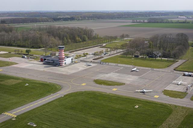 Lelystad ‘buitengewoon ontstemd’ over opnieuw uitstellen opening Lelystad Airport voor vakantievluch