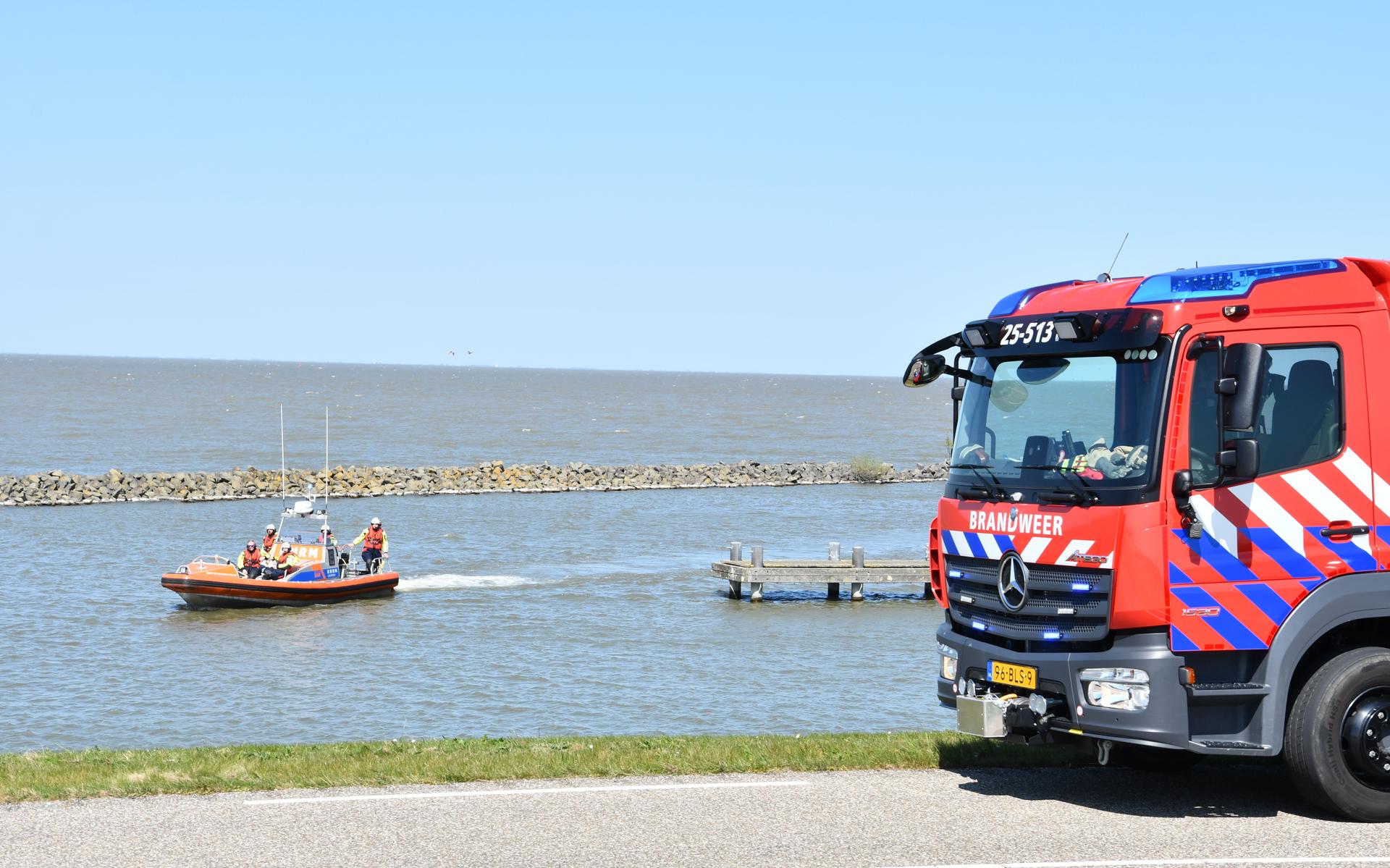 Hulpdiensten halen drenkeling uit het Markermeer - flevopost.nl