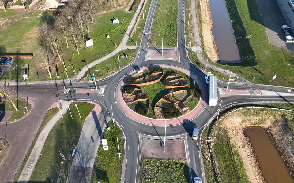 Rotondes worden aangepast om transport van turbine-onderdelen naar