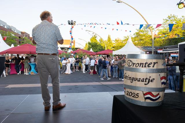 Rotaryclub Dronten houdt voor negende keer Haringparty op Meerpaalplein