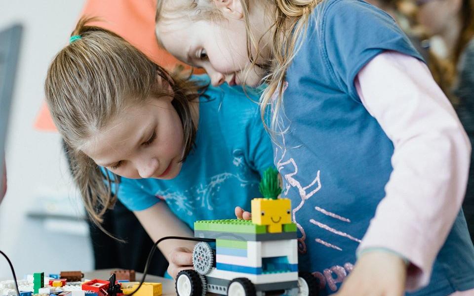 Robot bouwen met LEGO Spike Prime en WeDo in bibliotheek Swifterbant