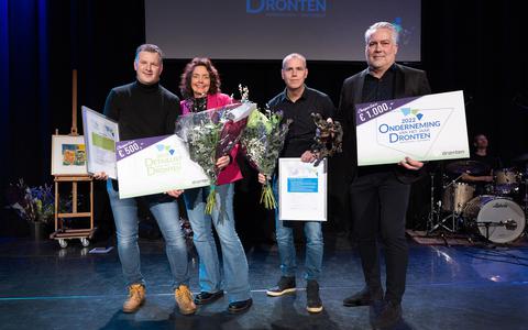 De winnaars van de ondernemersverkiezingen in Dronten: Klamer Fietsen en Mooiwater.