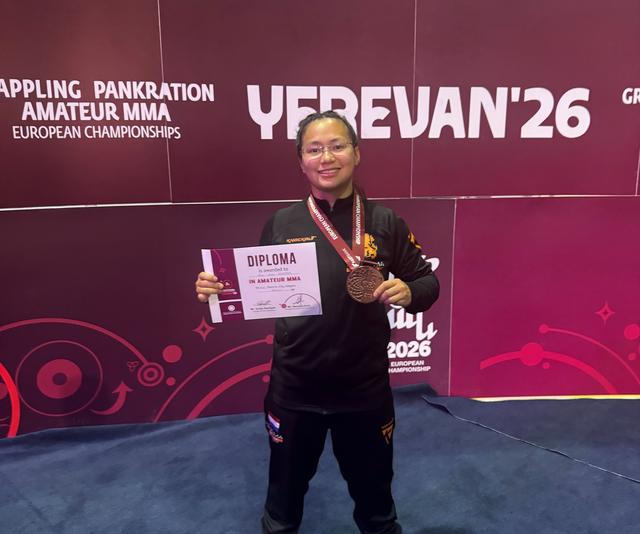 Joia Hiemstra uit Biddinghuizen pakt bronzen medaille op EK Amateur MMA in Armenië
