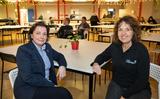 Teamleider Marjolein Wesselius-den Boer (links) en activiteitencoördinator Manon Geerlings.