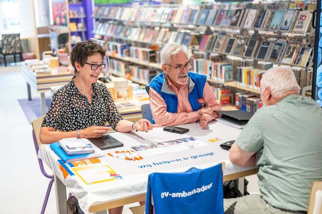 OV-ambassadeurs houden spreekuur in Lelystad