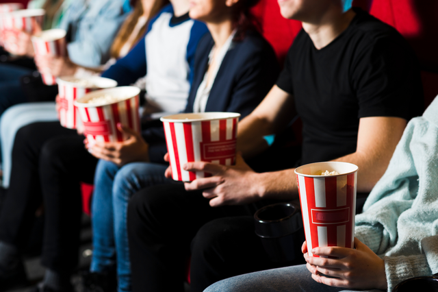 Jonge mantelzorgers worden getrakteerd op filmavond in Meerpaal Bioscoop