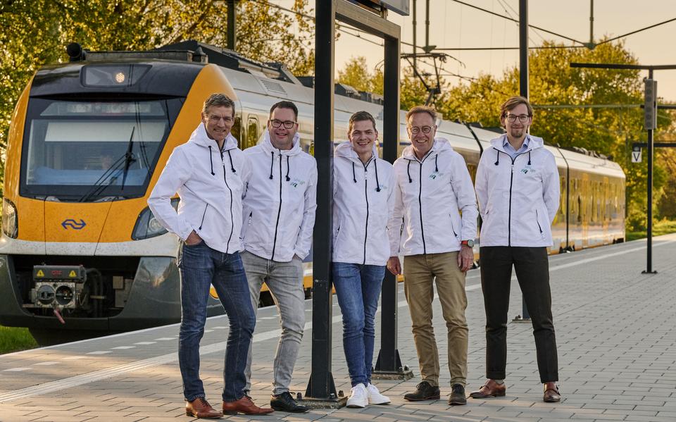 Het bestuur van de Initiatiefgroep Lelylijn.