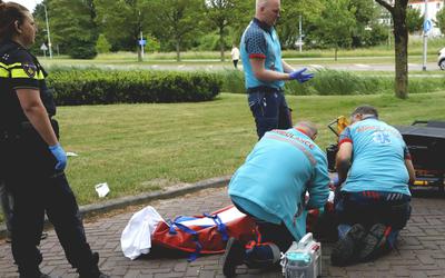 Een man bleef zwaargewond achter na een aanrijding bij de inrit naar het Stadspark.