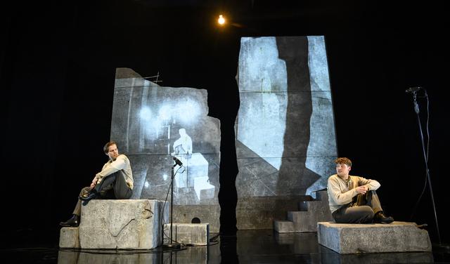 Soy Kroon en Thomas Cammaert staan met oorlogsdrama ‘Soldaat in verzet’ in Agora Theater
