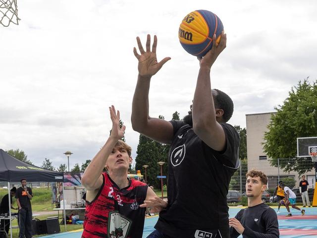 Tweede lichting ‘3x3 Leaders’ in Lelystad rondt opleiding af met eigen 3x3 basketbaltoernooi