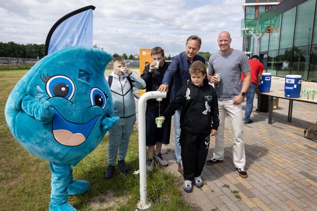 Campagne ‘Lelystad drinkt water!’ van start op Porteum