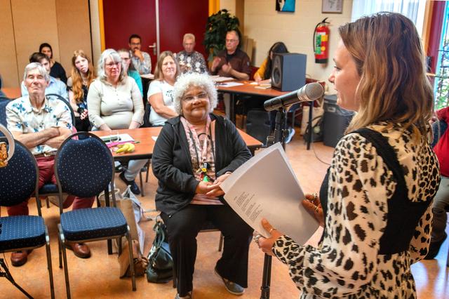 Derde Lelystadse Poetry Slam brengt stadsdichters en talenten samen